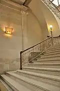 La majestuosa escalinata de entrada