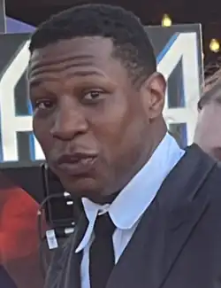 Jonathan Majors asistiendo al estreno en Sydney, Australia de Ant-Man and the Wasp: Quantumania