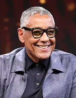 Giancarlo Esposito hablando en el evento Phoenix Fan Fusion 2024